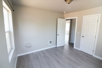 19 E 14th Ave in Kennewick, WA - Building Photo - Building Photo