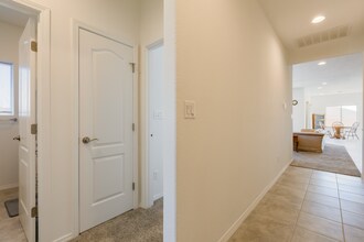 118 Spectrum Ave SW in Rio Rancho, NM - Building Photo - Building Photo