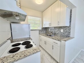 11890 NE 16th Ave in Miami, FL - Building Photo - Building Photo