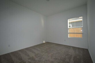 404 Bass Dr in Bastrop, TX - Building Photo - Building Photo