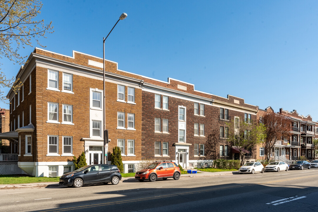 370 René-Lévesque Boul O in Québec, QC - Building Photo