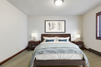 Morse Manor in Excelsior, MN - Building Photo - Building Photo