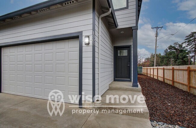 1303 N Garrison Rd in Vancouver, WA - Building Photo - Building Photo