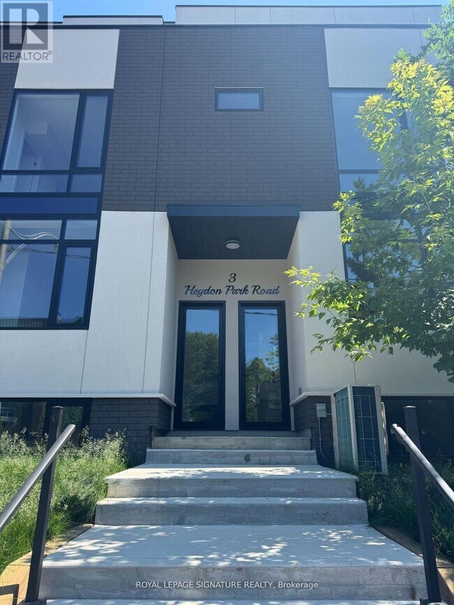 property at 3 Heydon Park Rd