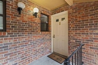 2205 Surrey Ct in Marietta, GA - Building Photo - Building Photo