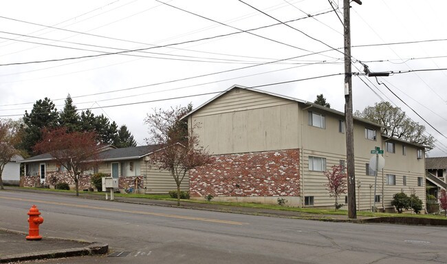 Oregon City Plaza in Oregon City, OR - Building Photo - Building Photo