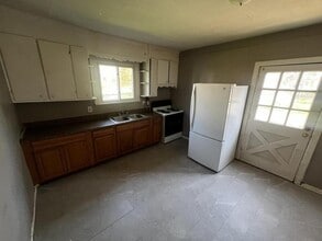 76 Woodward St in Rochester, NY - Building Photo - Building Photo