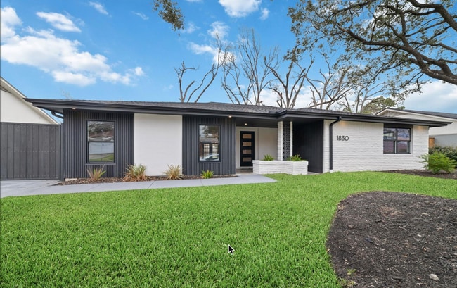 1830 Locksford St in Houston, TX - Building Photo - Building Photo
