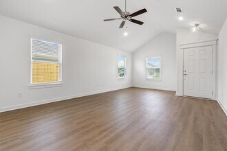 5955 W Holdcroft Dr in Fayetteville, AR - Building Photo - Building Photo