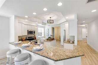 19721 Marino Lake Cir in Miromar Lakes, FL - Foto de edificio - Building Photo