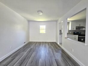 317 Trotting Rd in Union, NJ - Building Photo - Building Photo