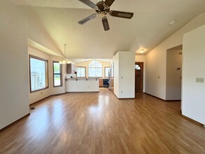 9026 W Lorinda Dr in Boise, ID - Building Photo - Building Photo
