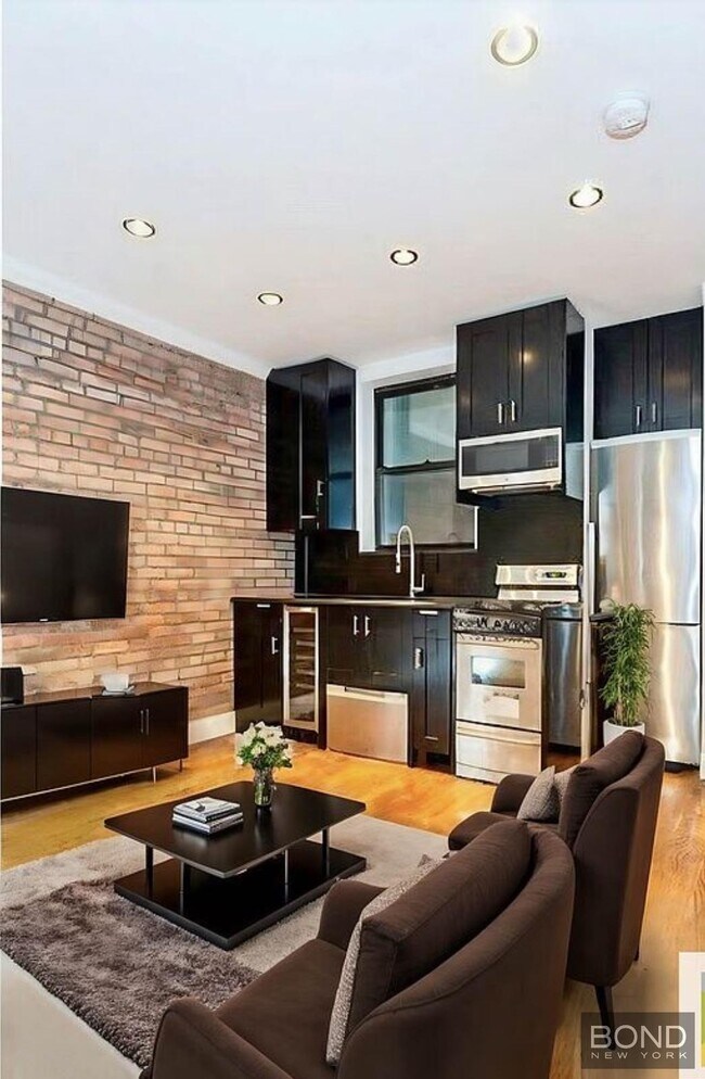 property at 422 E 9th St