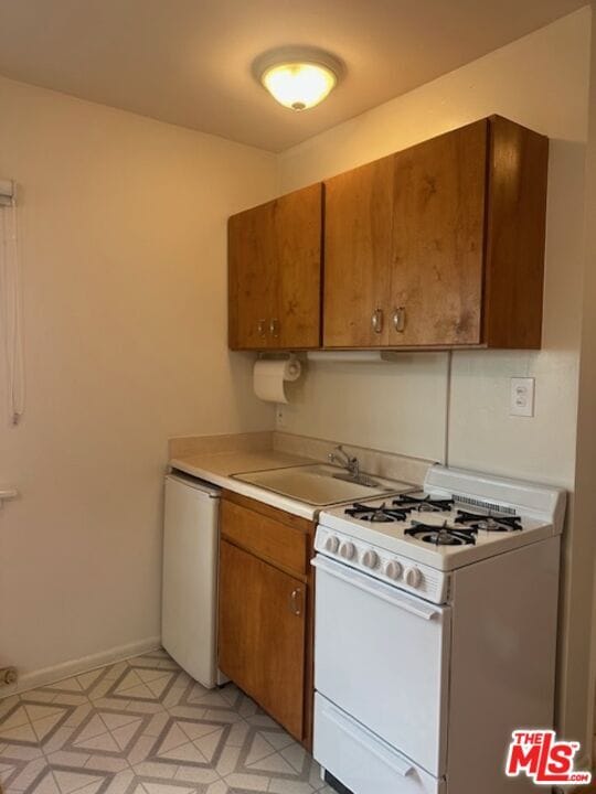 517 Orlando Ave in West Hollywood, CA - Building Photo - Building Photo