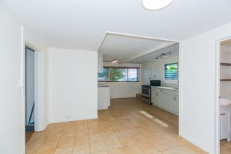47-240-240 Iuiu St in Kaneohe, HI - Building Photo - Building Photo