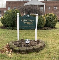 285 Central Ave in Lawrence, NY - Building Photo