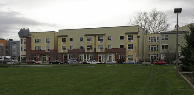 Trenton Terrace Apartments in Portland, OR - Building Photo - Building Photo