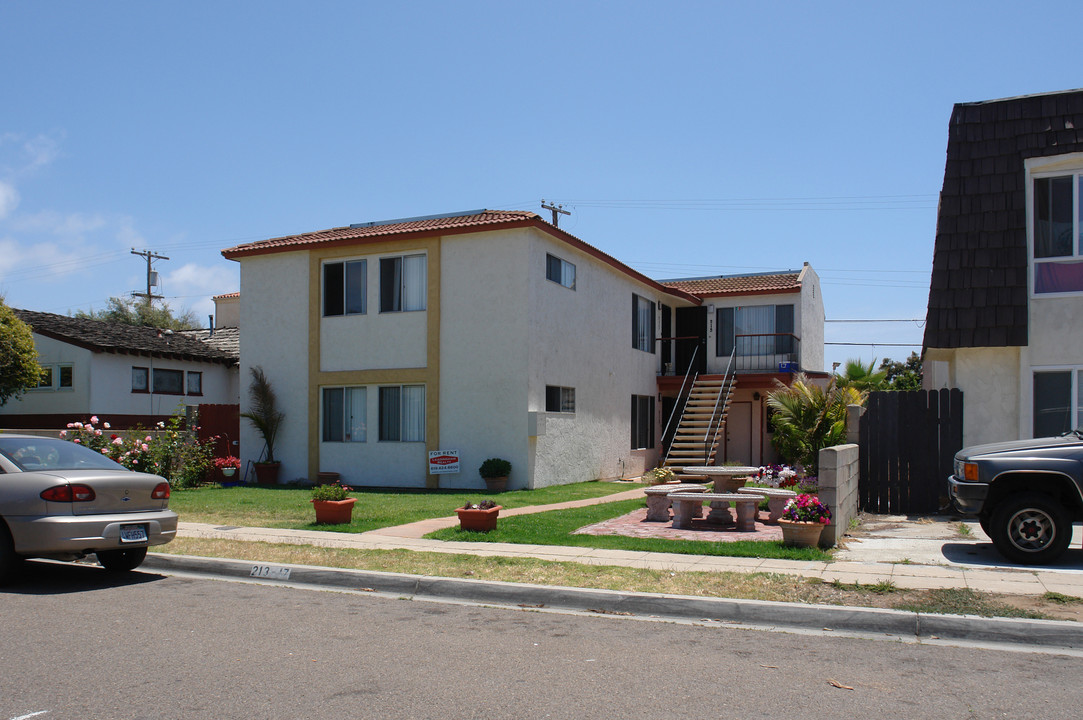 213-215 Ebony Ave in Imperial Beach, CA - Building Photo