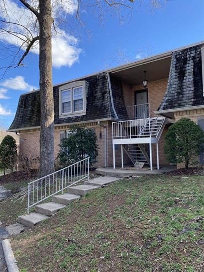 3000 Hillsboro Pike in Nashville, TN - Building Photo - Building Photo