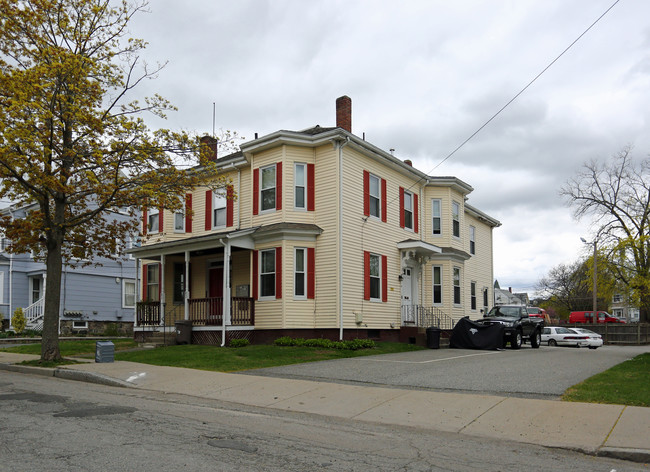 87-89 Cherry St in Waltham, MA - Building Photo - Building Photo