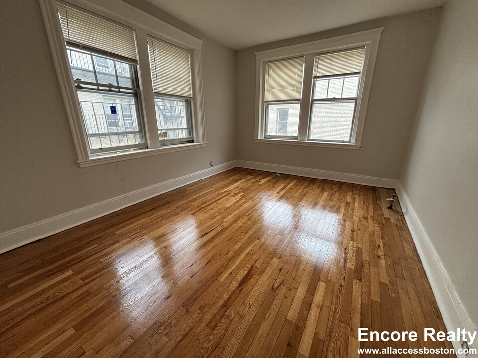 1450 Commonwealth Ave, Unit #25 in Boston, MA - Building Photo