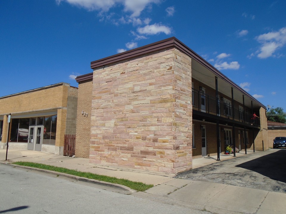 625-627 N Taft Ave in Hillside, IL - Building Photo