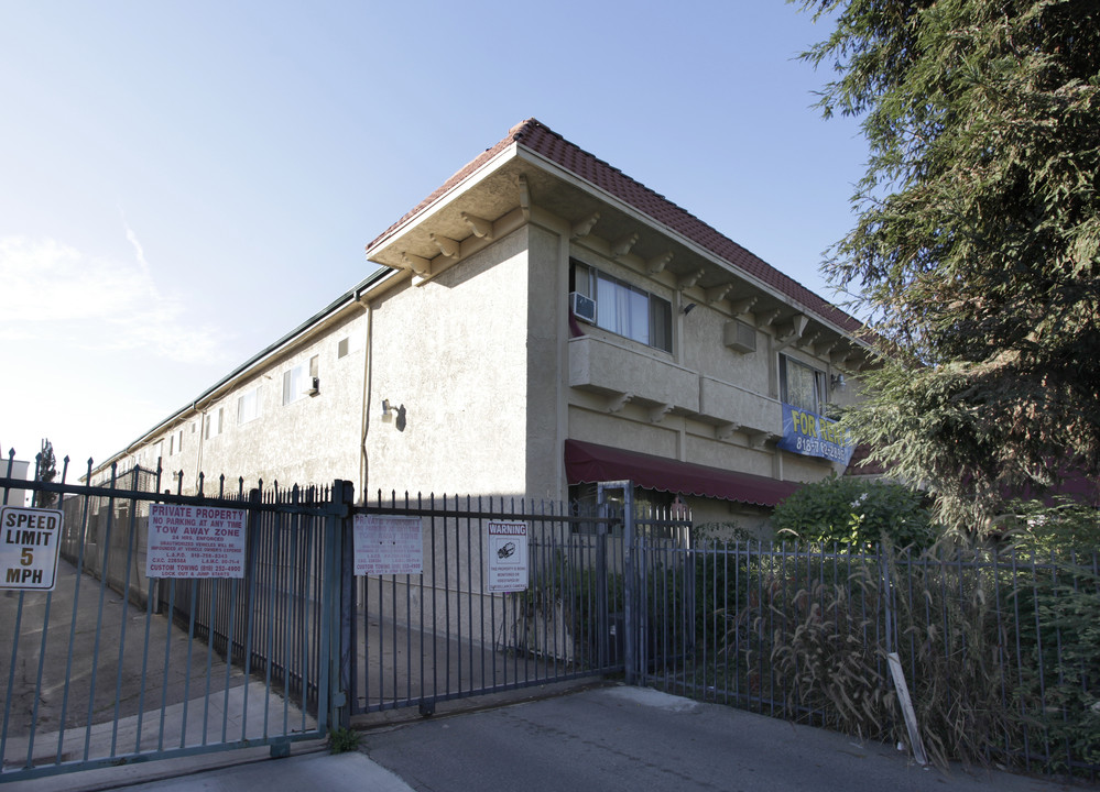 South Pointe in North Hollywood, CA - Foto de edificio