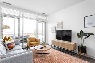 747 N College Ave in Indianapolis, IN - Building Photo