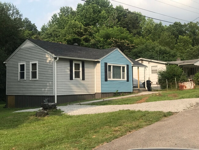 214 Lansdale St in Danville, VA - Building Photo - Building Photo