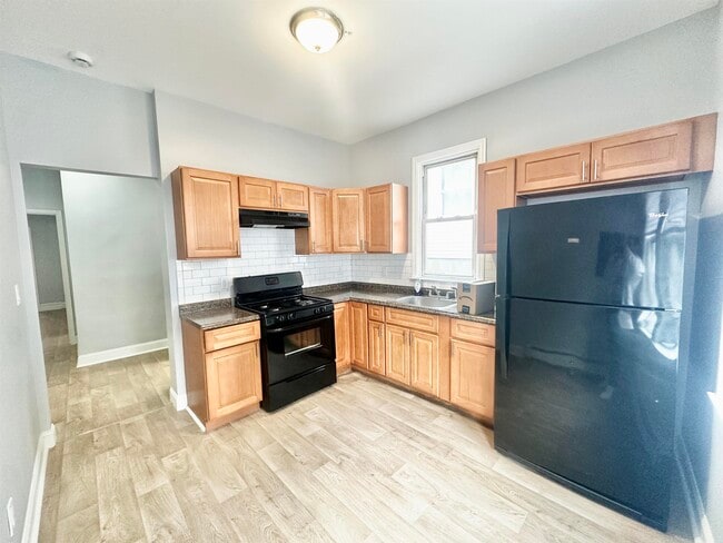 130 Grant Ave in Jersey City, NJ - Building Photo - Building Photo