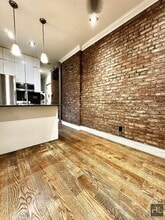 East 106th Street, Unit 15 in New York, NY - Building Photo - Building Photo
