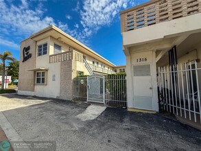 1315 N Ocean Dr in Hollywood, FL - Building Photo - Building Photo