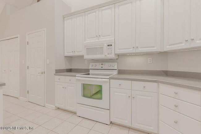 1942 Derringer Rd in Jacksonville, FL - Building Photo - Building Photo