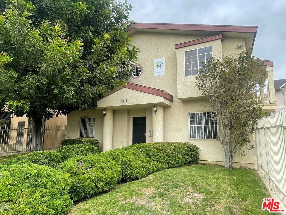 2642 Ellendale Pl in Los Angeles, CA - Building Photo