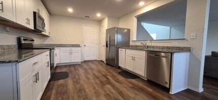 5819 Rolling Gln in San Antonio, TX - Foto de edificio - Building Photo