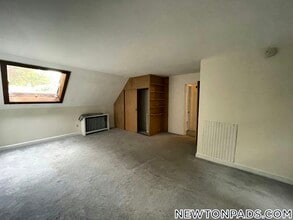 256 Lowell Ave in Newton, MA - Building Photo - Building Photo