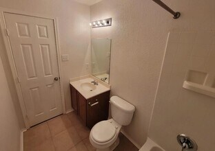 12612 Kingsgate Dr in Rhome, TX - Building Photo - Building Photo