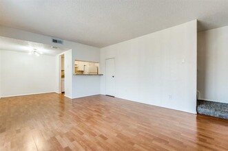 4020 Holland Ave in Dallas, TX - Building Photo - Building Photo