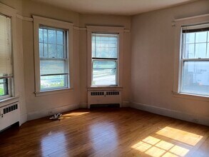 451 Wolcott St in Newton, MA - Building Photo - Building Photo