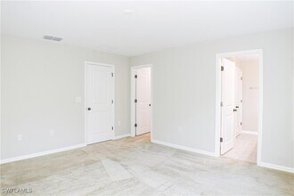 6340 Brant Bay Blvd in North Fort Myers, FL - Foto de edificio - Building Photo