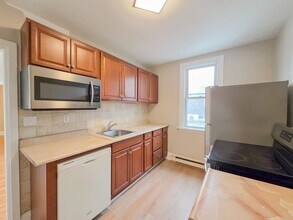 38 Olive Ave in Oshawa, ON - Building Photo - Building Photo