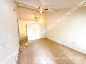 7237 Glen Bay Dr in San Antonio, TX - Building Photo - Building Photo