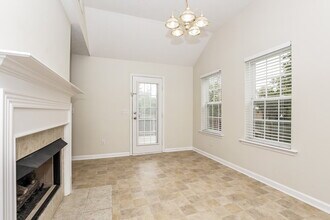 294 Davids Way in La Vergne, TN - Building Photo - Building Photo