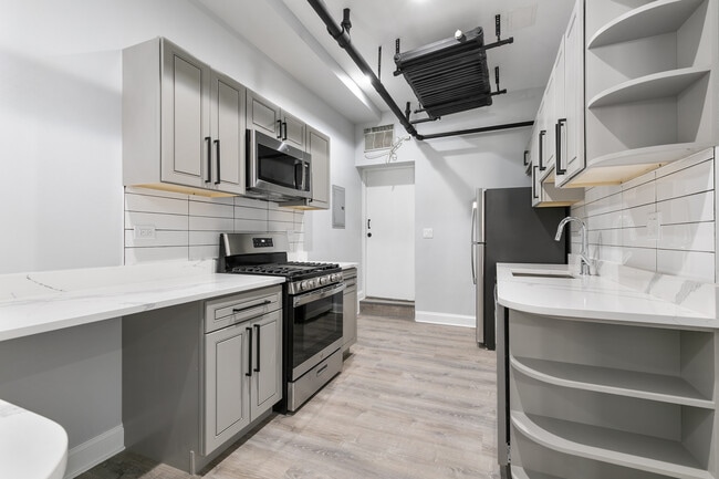 7618 N Eastlake Terrace in Chicago, IL - Building Photo - Building Photo