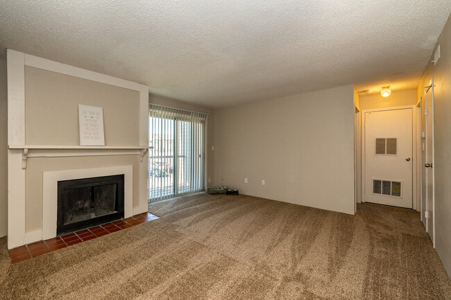 High Point East Apartment Homes in Wichita, KS - Building Photo - Interior Photo