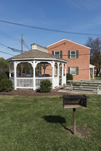 Frederick Greenes Apartments in Frederick, MD - Foto de edificio - Building Photo