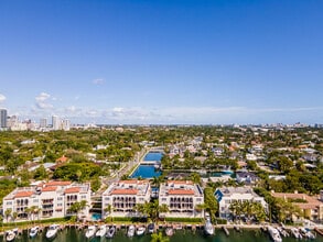 Hemingway Landings Condominiums in Fort Lauderdale, FL - Building Photo - Building Photo