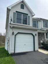 1079 Memory Ln in Swatara, PA - Building Photo - Building Photo