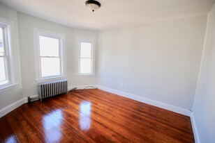 15 Cawfield St, Unit 2 in Boston, MA - Building Photo - Building Photo