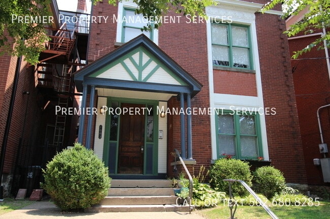 property at 1003 S 1st St